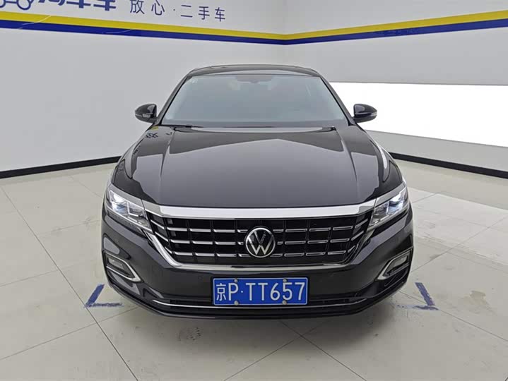 Photo 2 - Volkswagen Passat