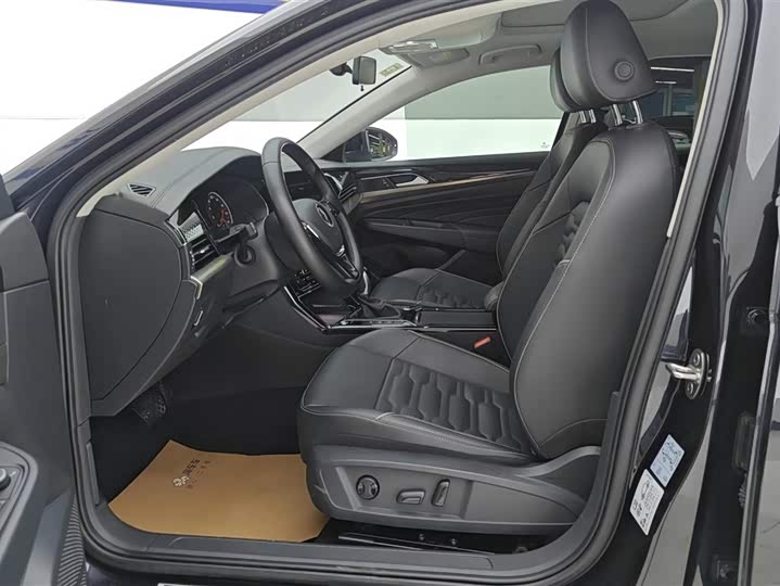 Photo 9 - Volkswagen Passat