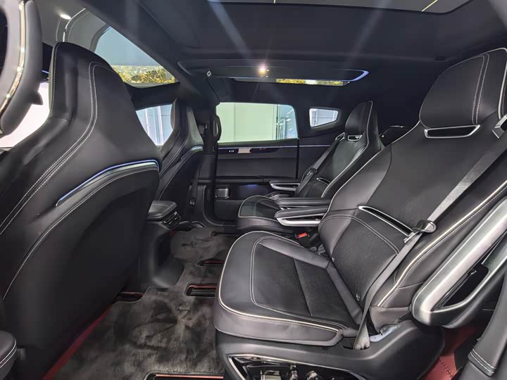 Фото 2 - HiPhi X