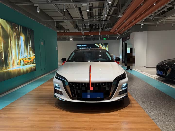 Фото 2 - Hongqi H6