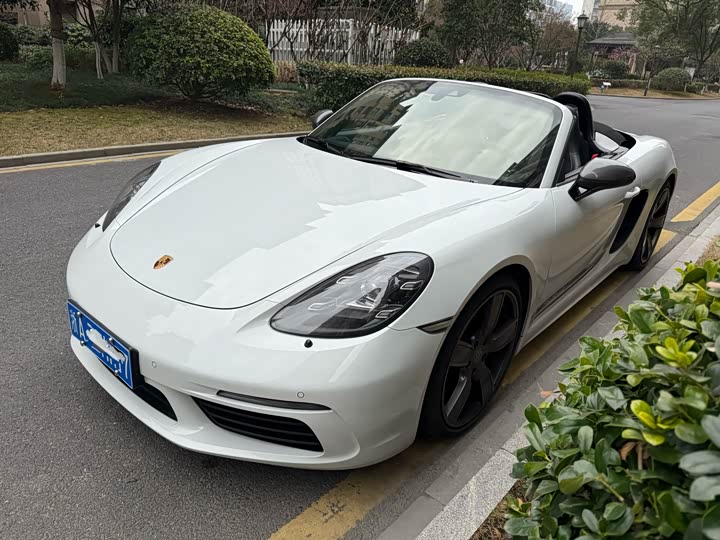 Фото 1 - Porsche 718