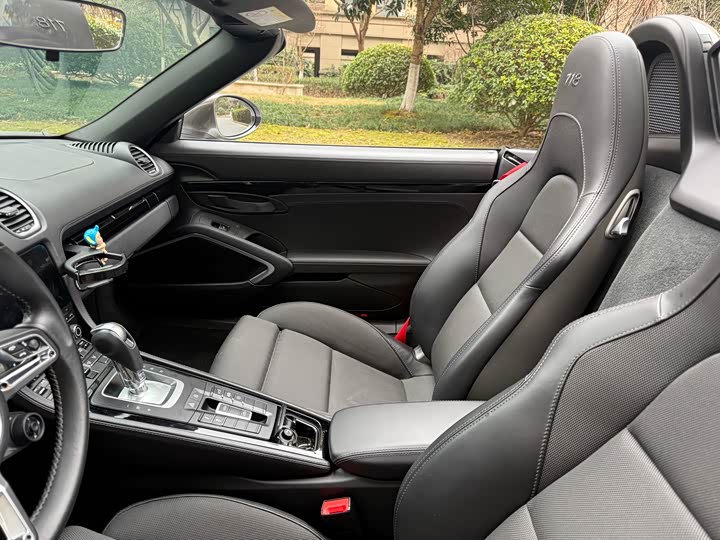 Фото 8 - Porsche 718