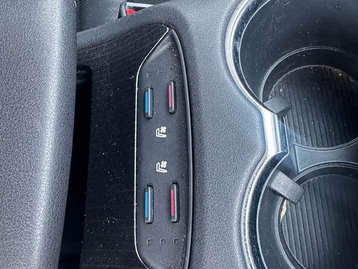 Фото 9 - Toyota Venza