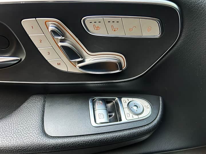 Фото 5 - Mercedes-Benz V-Class