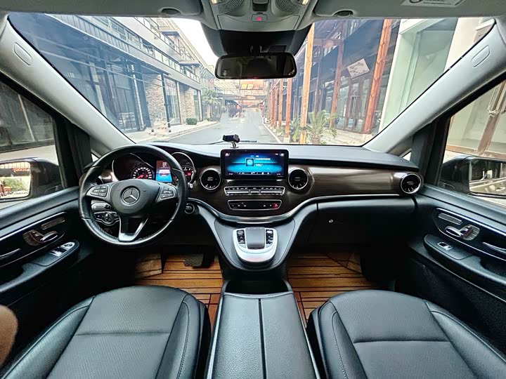 Фото 6 - Mercedes-Benz V-Class