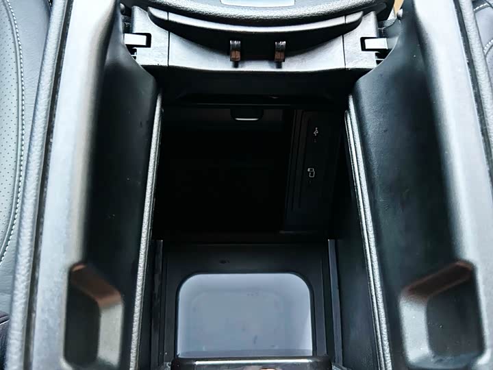 Фото 9 - Mercedes-Benz V-Class