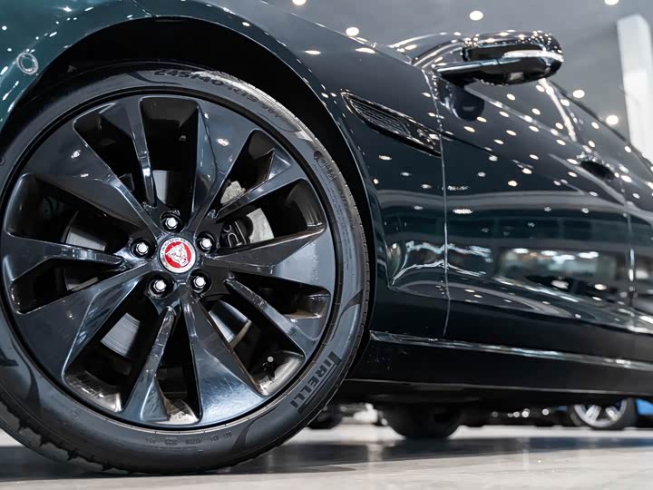 Фото 7 - Jaguar XF L