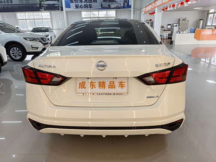 Photo 5 - Nissan Teana
