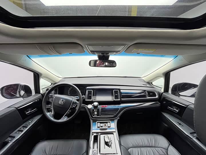 Фото 4 - Honda Elysion