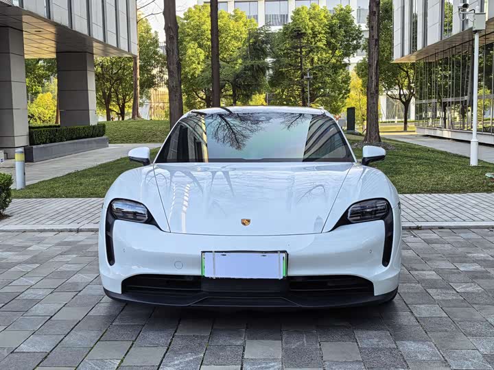 Photo 2 - Porsche Taycan