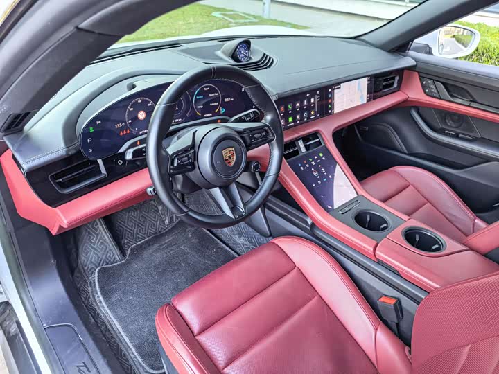 Photo 8 - Porsche Taycan