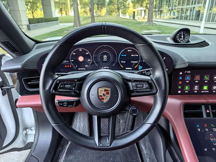 Photo 9 - Porsche Taycan