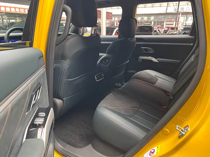 Фото 8 - Changan Deepal G318