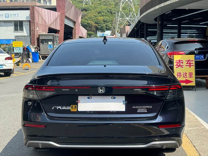 Photo 5 - Honda Accord