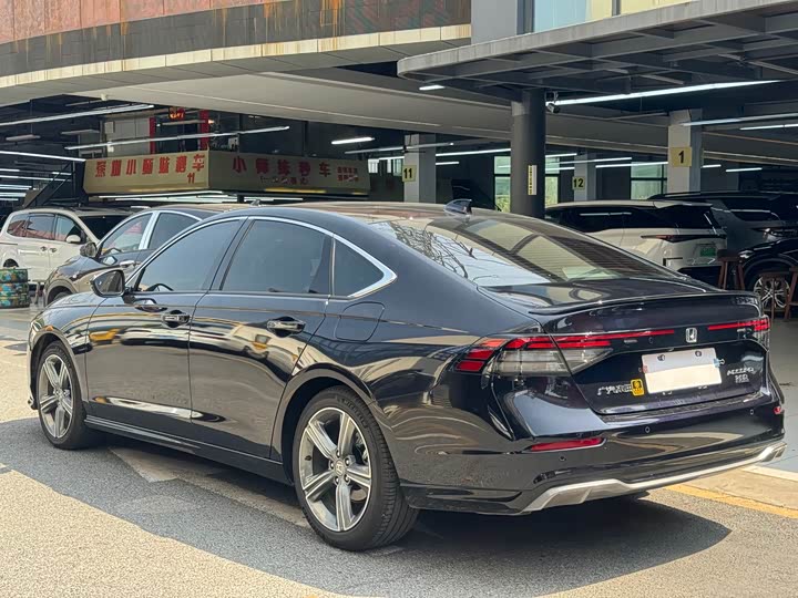 Photo 6 - Honda Accord