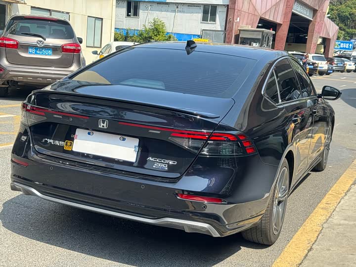 Photo 7 - Honda Accord