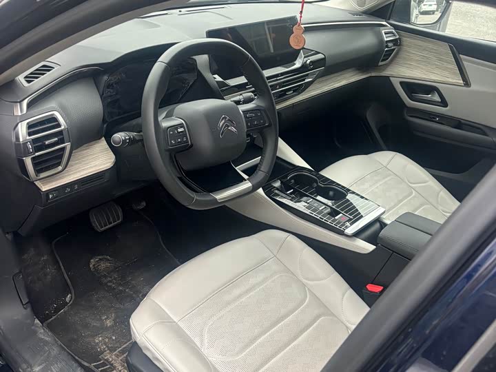 Фото 4 - Citroen C5 X