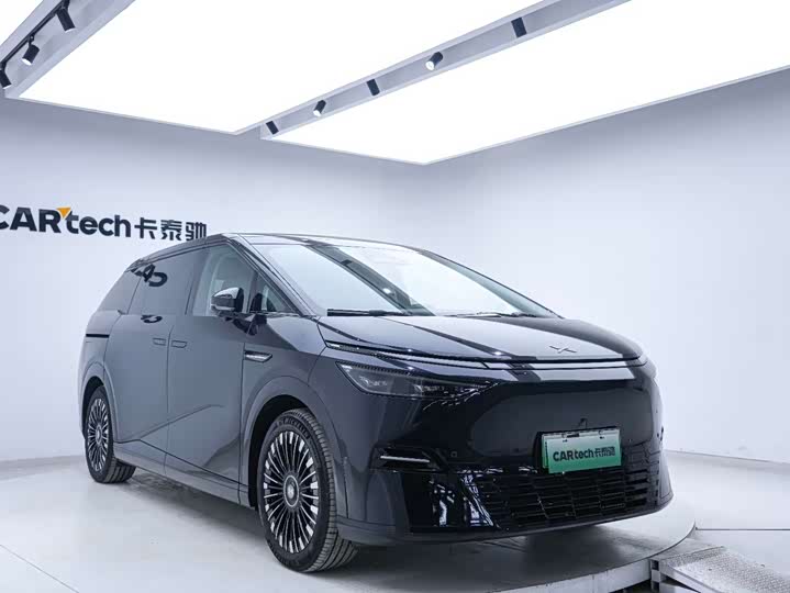 Фото 2 - XPeng X9