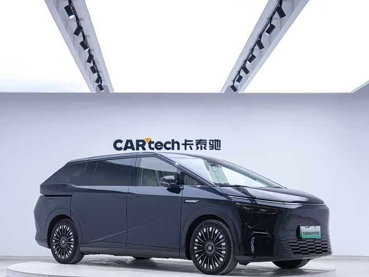 Фото 4 - XPeng X9