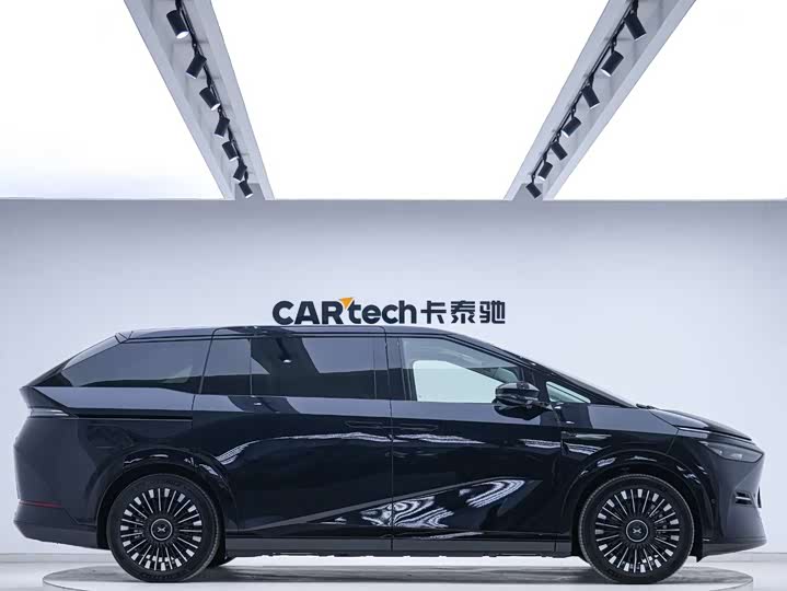 Фото 5 - XPeng X9