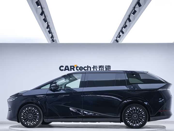 Фото 7 - XPeng X9