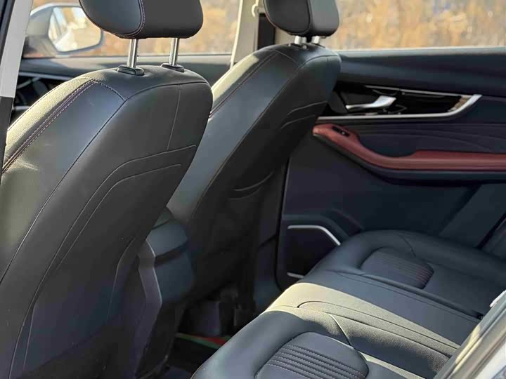 Фото 5 - Bestune T33