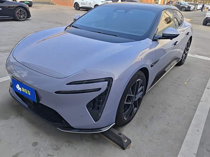 Фото 1 - Avatr 06