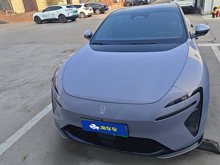 Фото 2 - Avatr 06