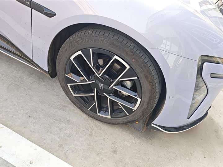 Фото 6 - Avatr 06