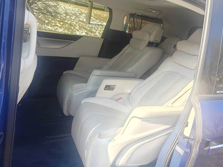 Фото 7 - Buick GL8 Hybrid