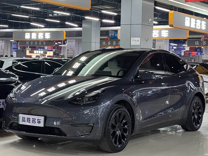 Фото 1 - Tesla Model Y