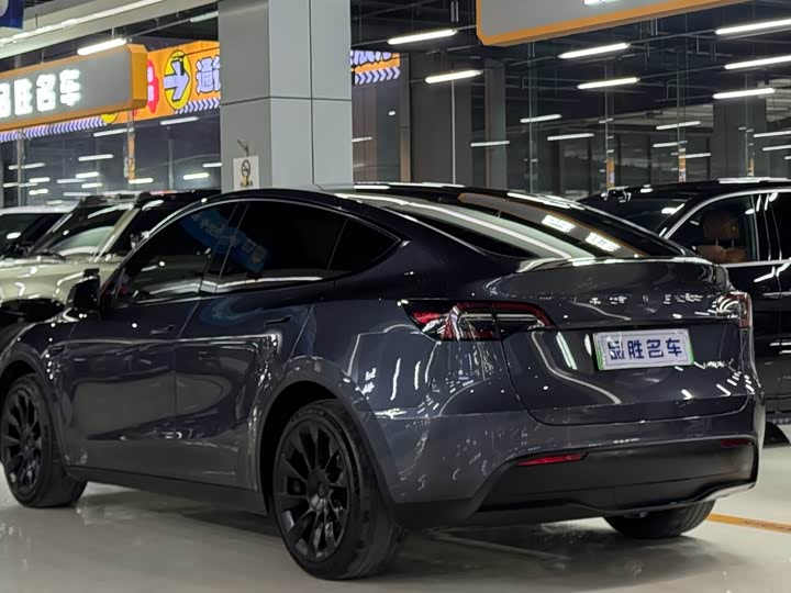 Фото 4 - Tesla Model Y