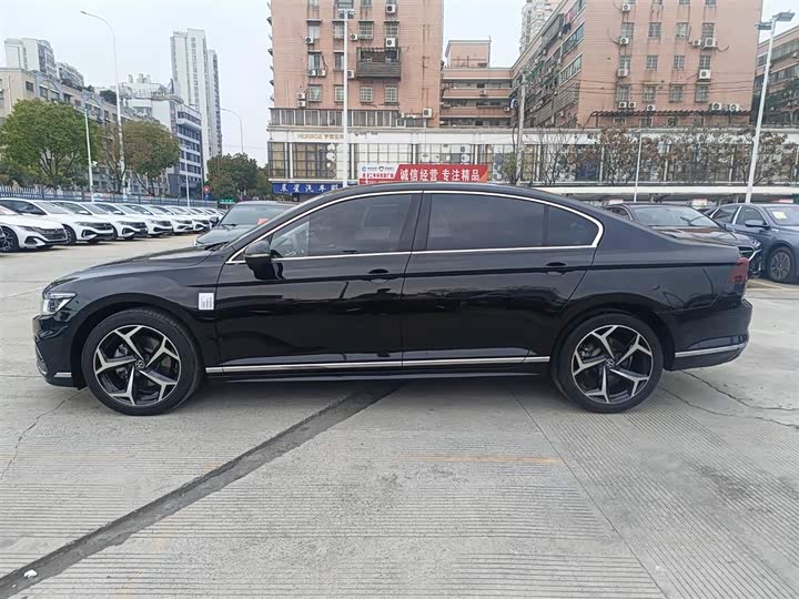 Фото 4 - Volkswagen Magotan