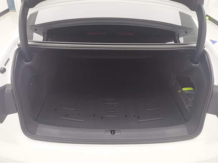 Фото 4 - Audi A4L