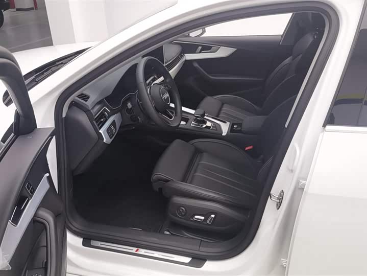 Фото 9 - Audi A4L