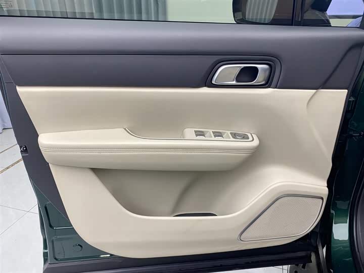 Фото 8 - LiXiang One