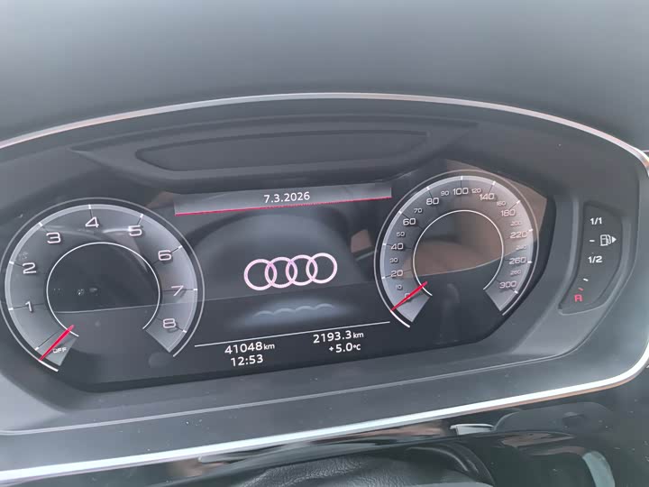 Фото 4 - Audi A8