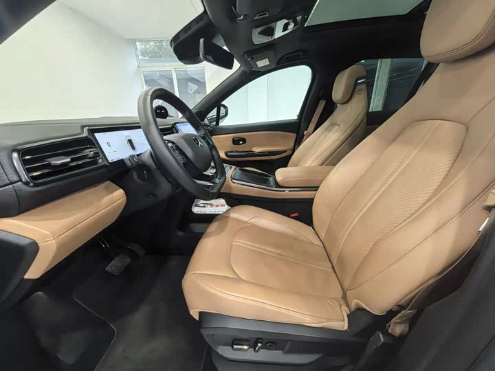 Фото 7 - Nio ES6