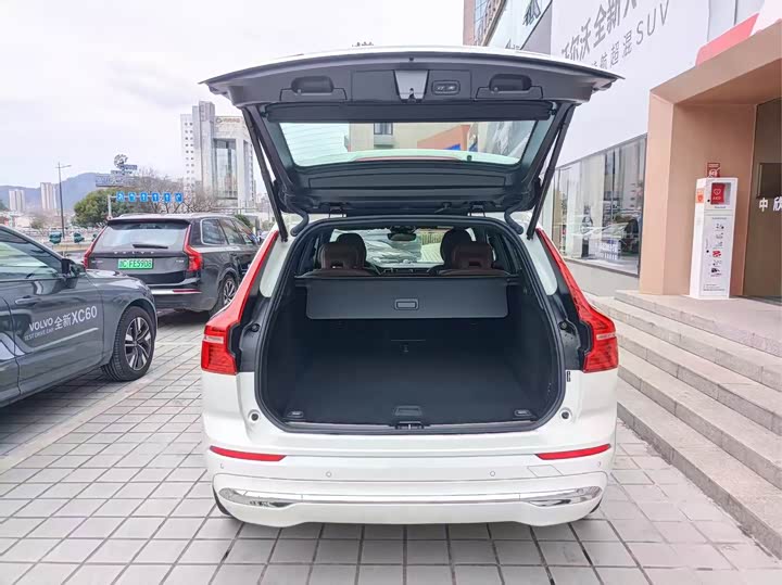 Фото 8 - Volvo XC60 Hybrid