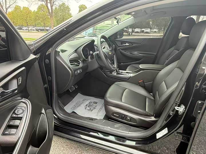 Фото 4 - Chevrolet Malibu XL