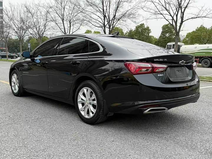 Фото 9 - Chevrolet Malibu XL