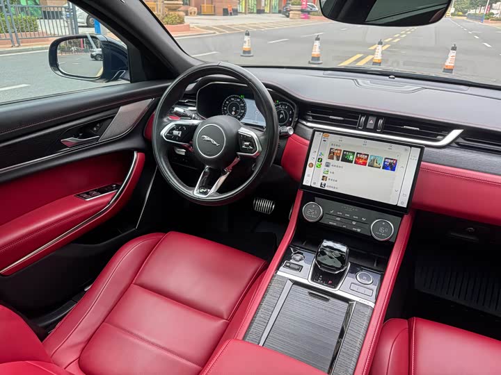 Фото 7 - Jaguar XF L