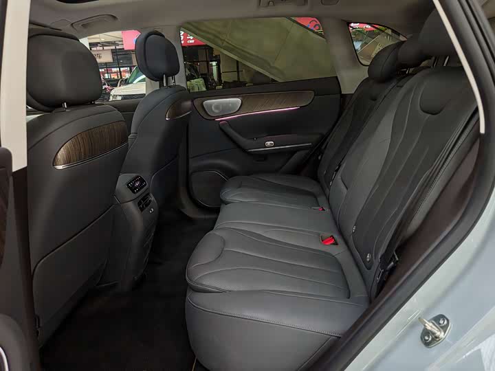 Фото 9 - Leapmotor C11