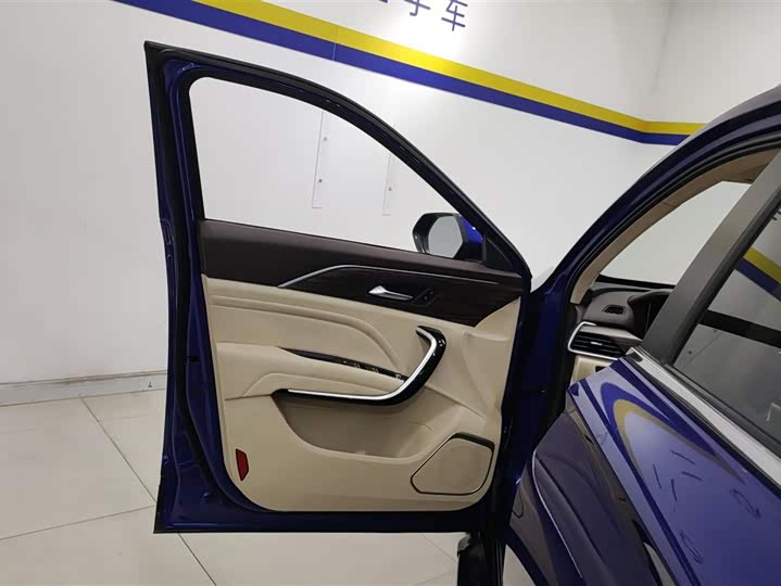 Фото 7 - Bestune T77