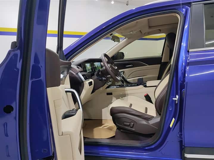 Фото 9 - Bestune T77