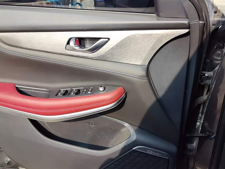 Фото 7 - Changan CS75