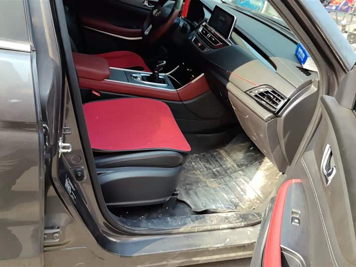 Фото 8 - Changan CS75