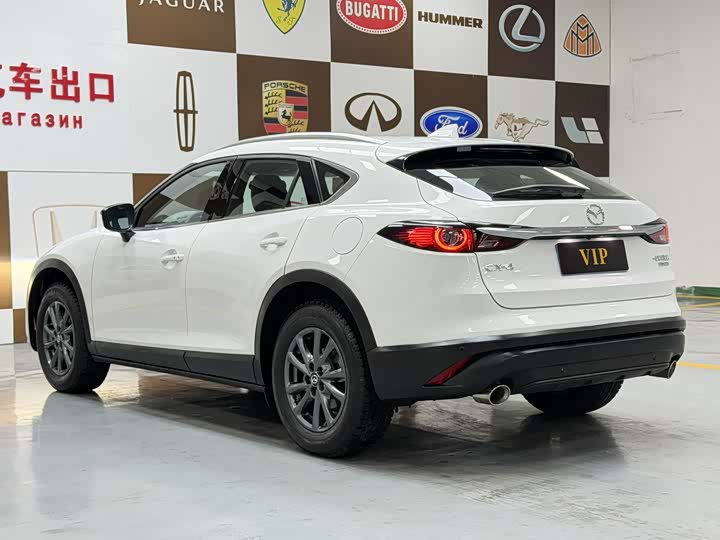 Фото 4 - Mazda CX-4