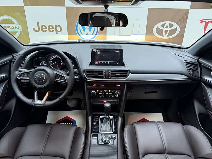 Фото 8 - Mazda CX-4