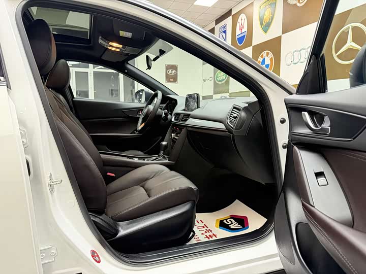 Фото 9 - Mazda CX-4